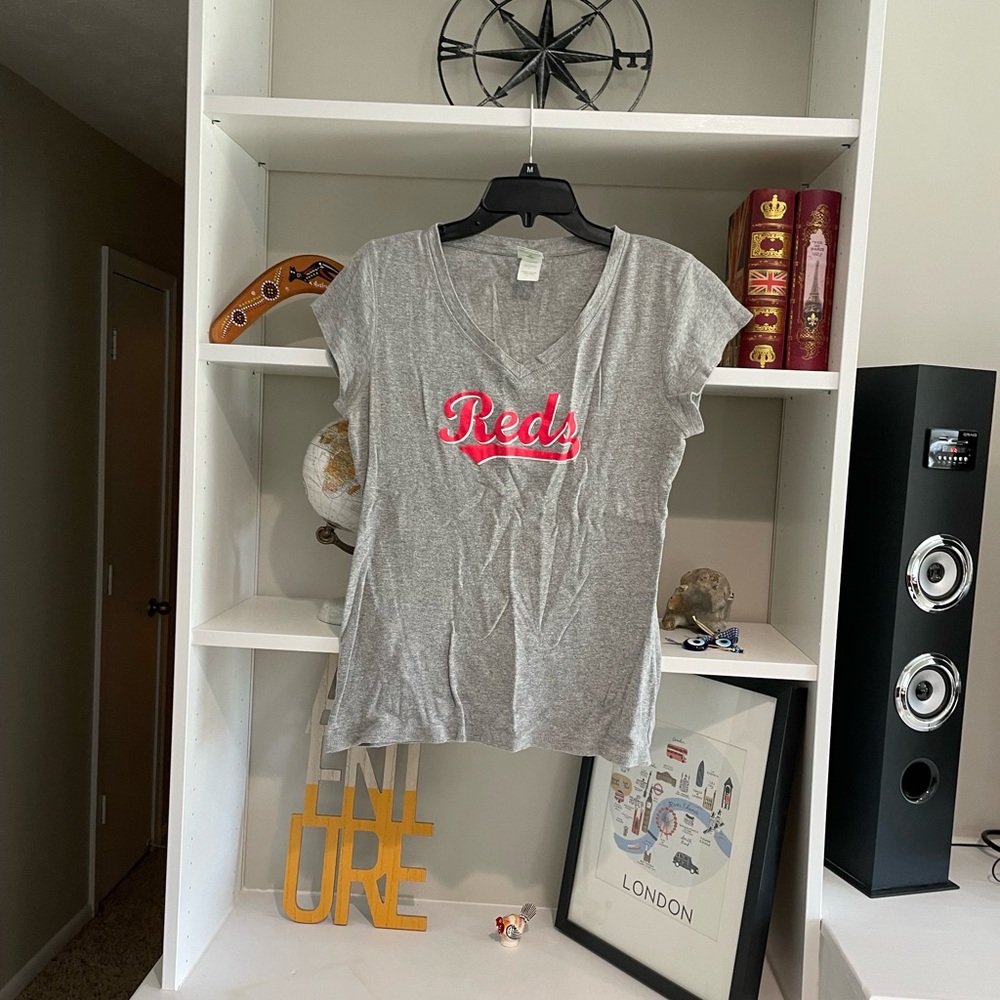 Cincinnati reds t shirt